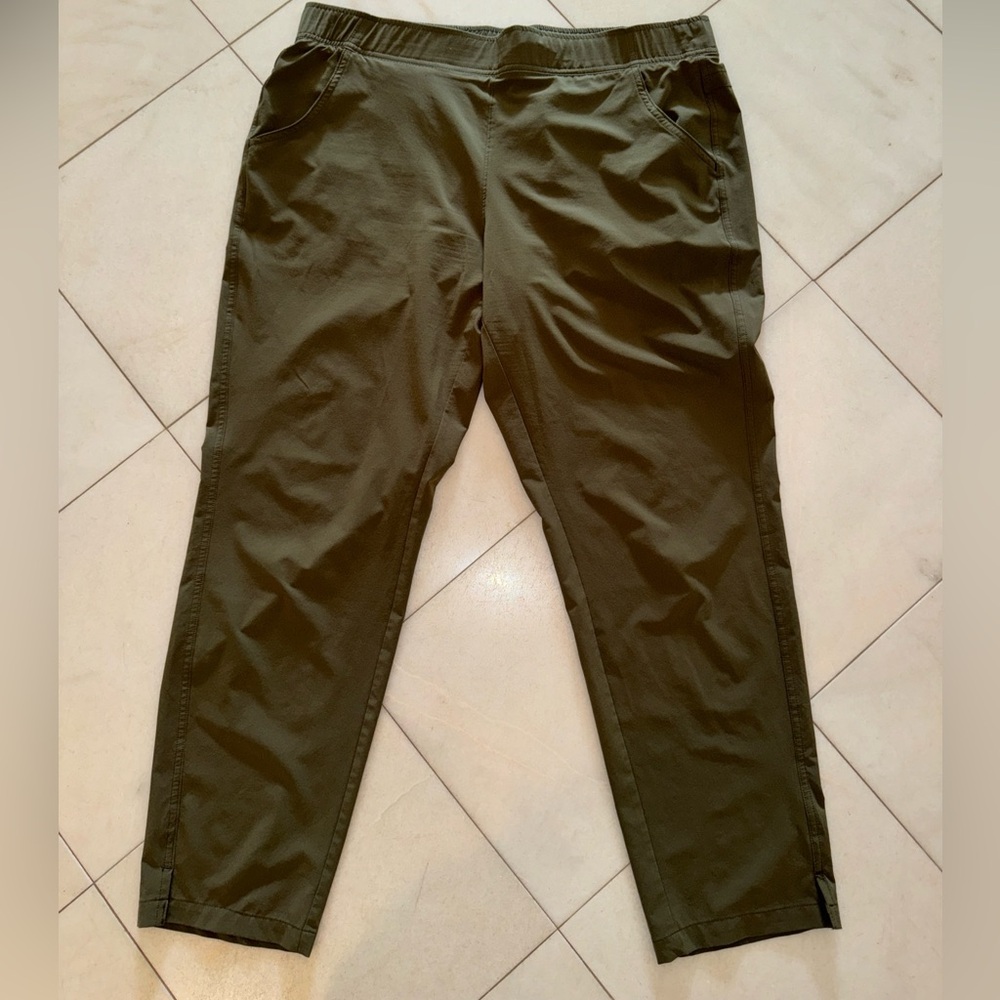 Eddie Bauer Women’s Escapelite Slim Ankle Pants, L, Olive Green